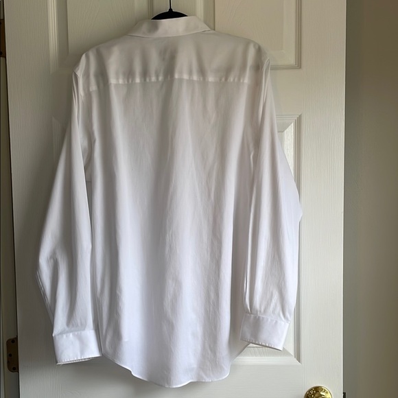 Men's Van Heusen White Dress Shirt - Picture 2 of 8